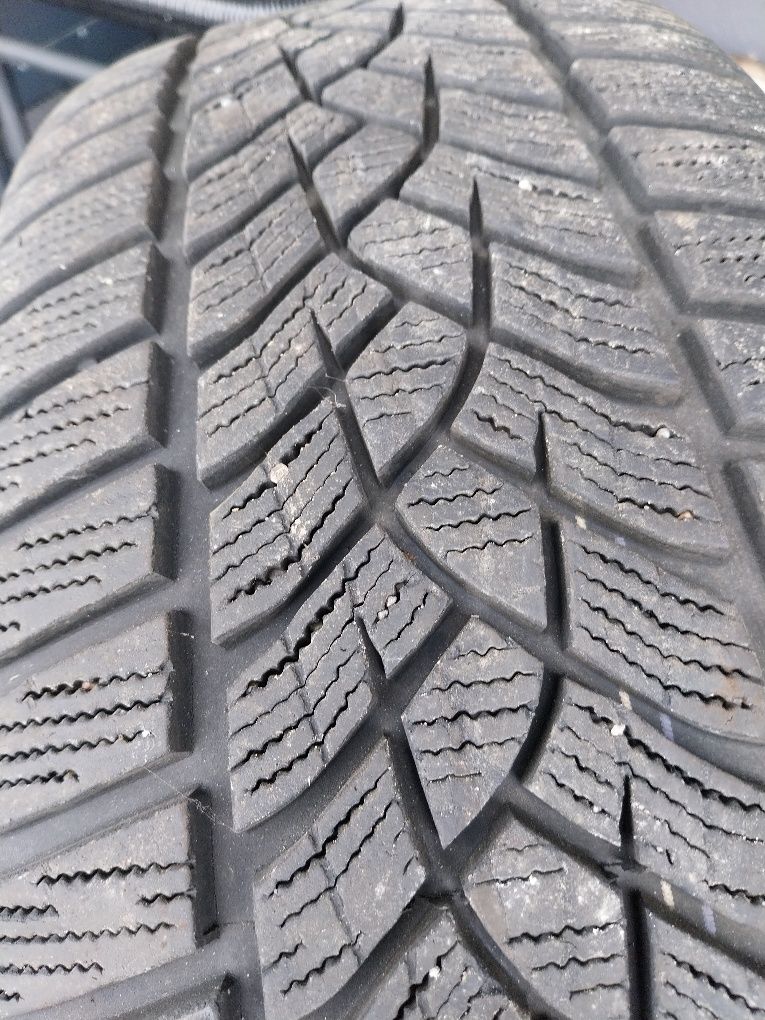 Felgi, opony zima Goodyear 226/50 R17