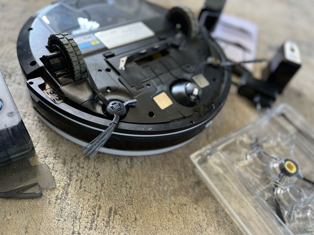 Robot ILIFE V8 plus