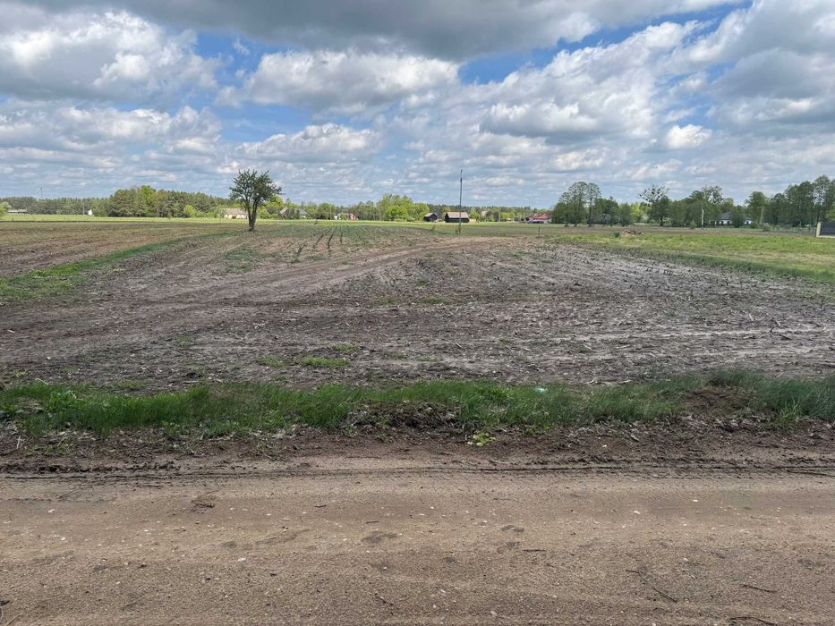 Sprzedam działki z warunkami zabudowy o powierzchni 1100 m2 - 1200 m2