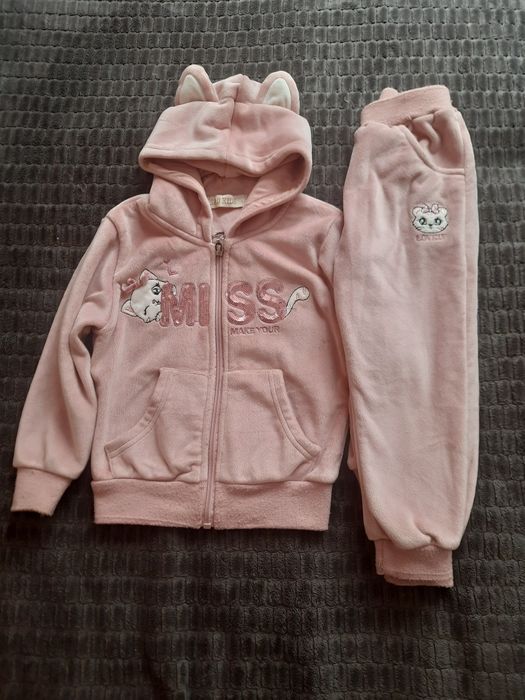 Джинси, спортивний костюм для дівчинки