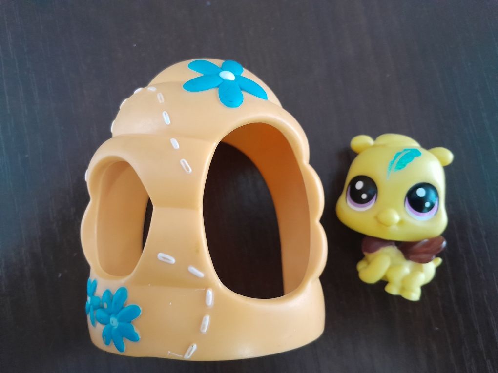 Domek ul , pszczółka  Littlest Pet Shop