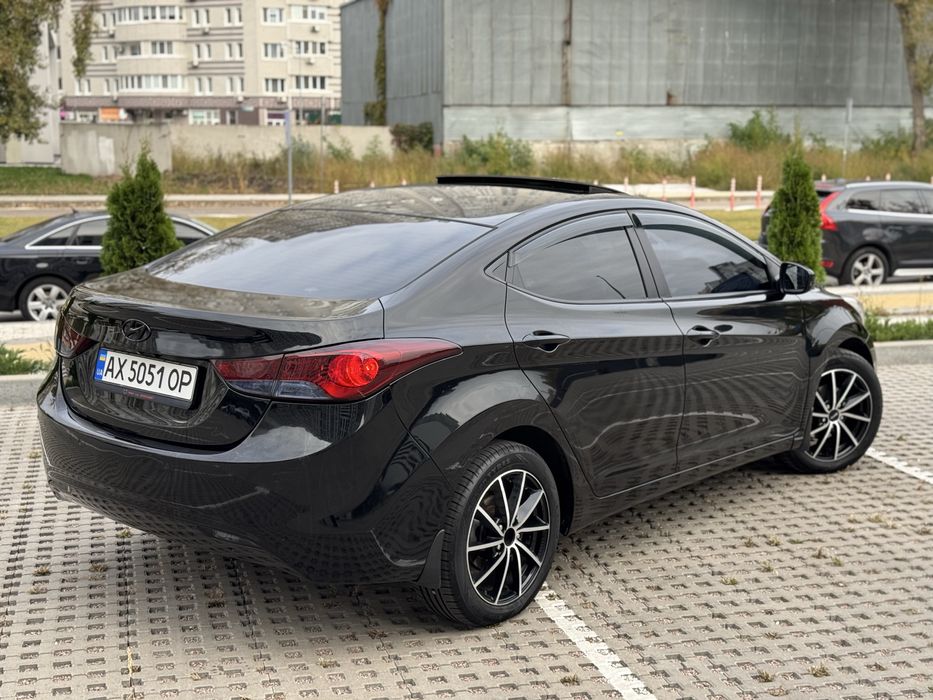 Hyundai Elantra Офіційна Максимальна в гарному стані