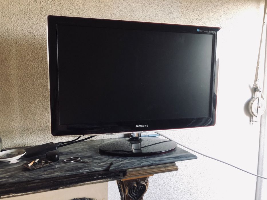 Lcd samsung 33polgadas com comando