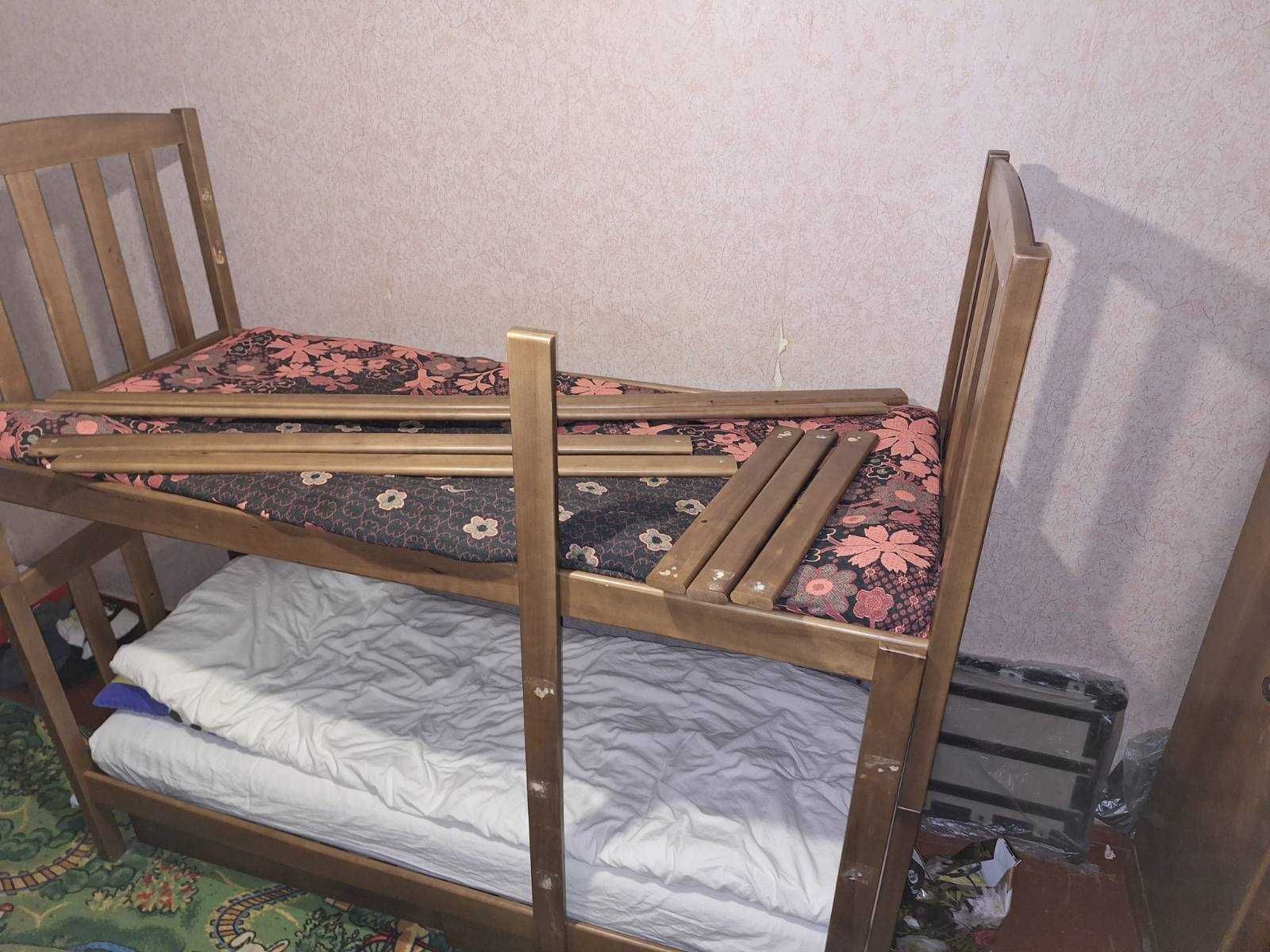 Продам дитяче двоярусне ліжко