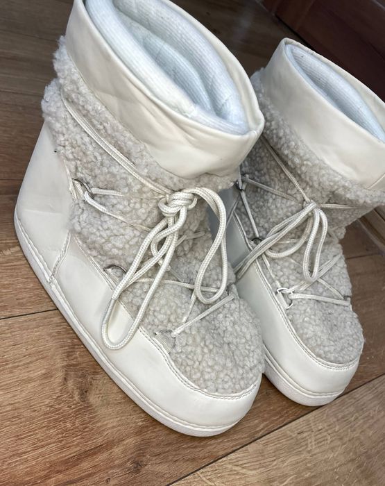 Білі жіночі зимові дутики типу moon boot