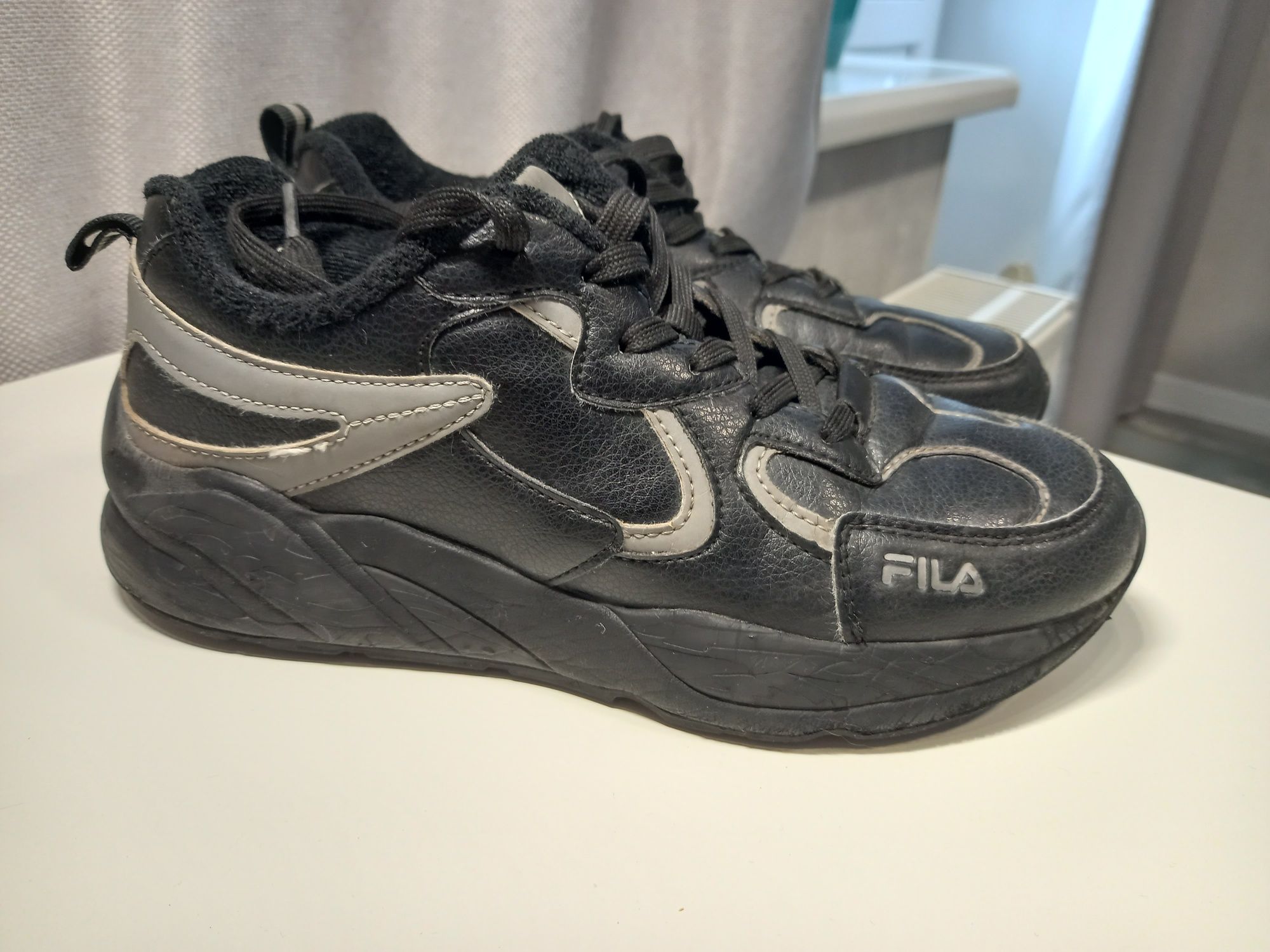 Дитячі кросівки FILA, 37 розмір, демісезон