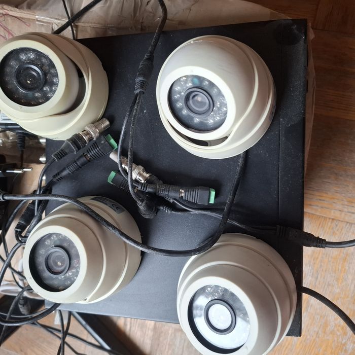 Zestaw kamer z nagrywarką