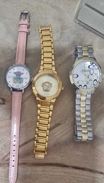 Vendo relógios variados