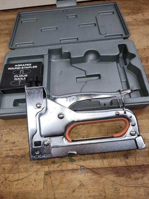 Agrafadora nova +agrafos