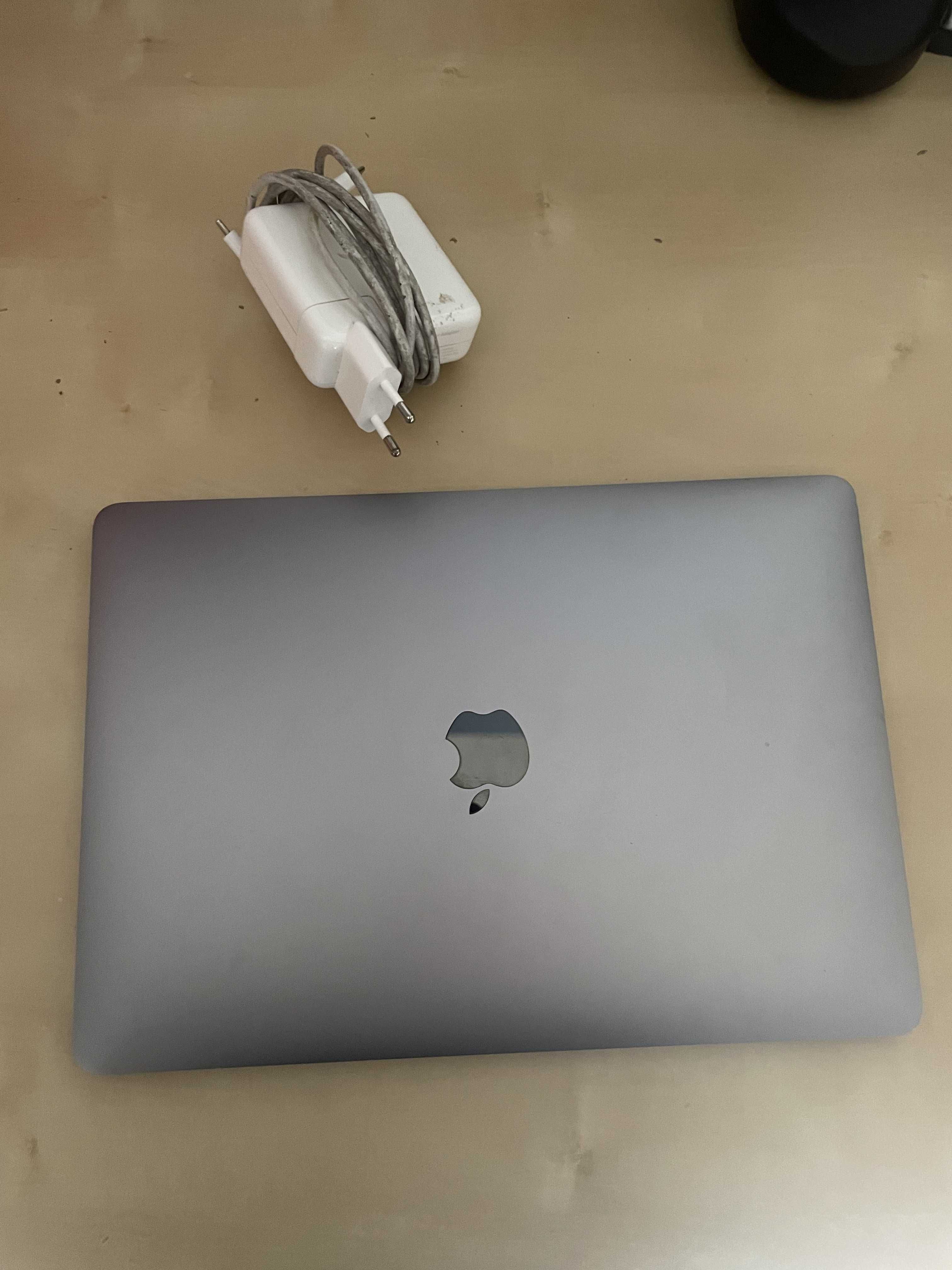 Macbook Pro em bom estado