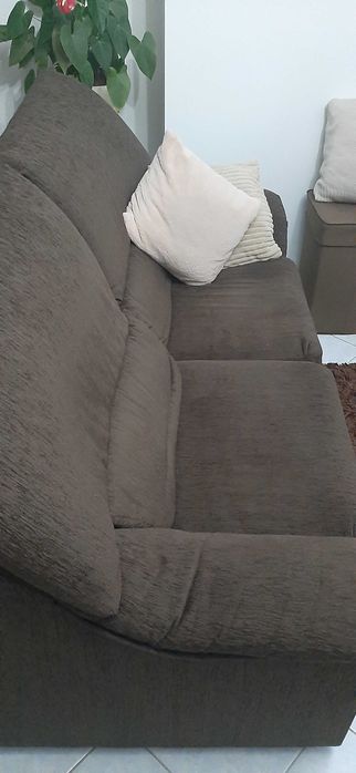 Sofá 3 lugares em tecido