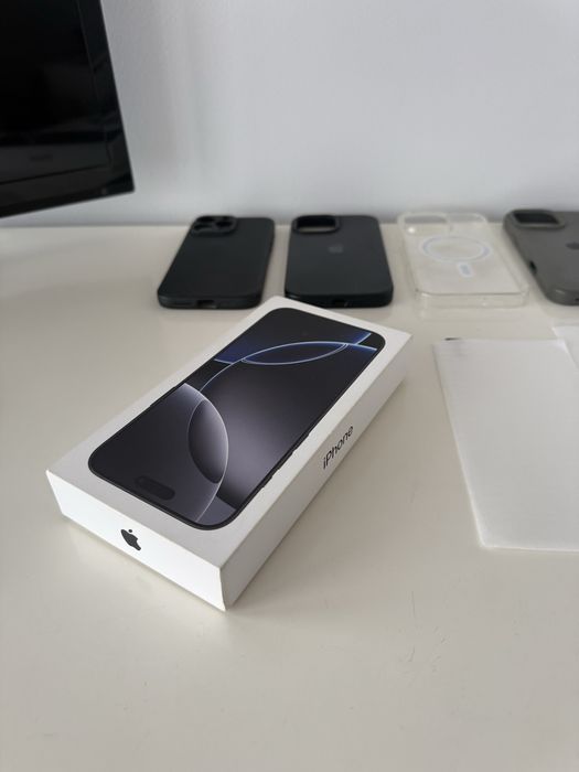 iPhone 16 Pro Max Black Titanium 256 GB — 10 meses uso, garantia