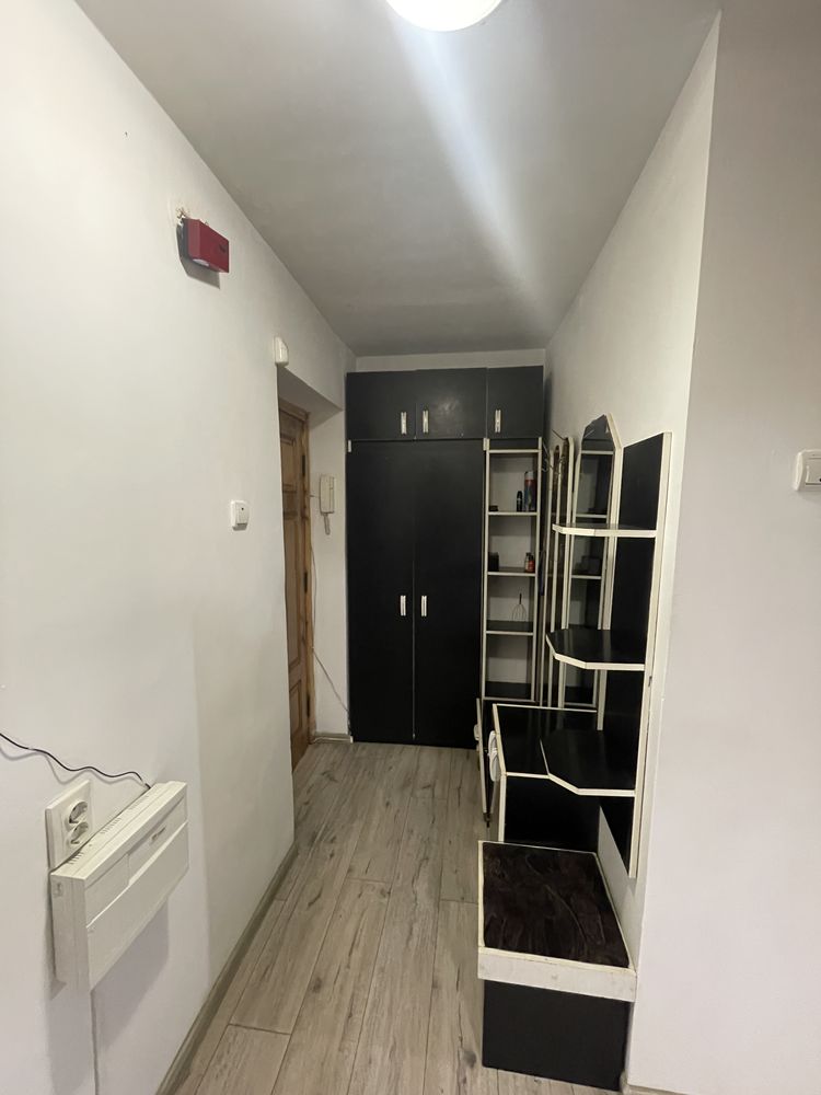 Продам 1-кімнатну квартиру, 40 м², перший поверх, з ремонтом і меблями