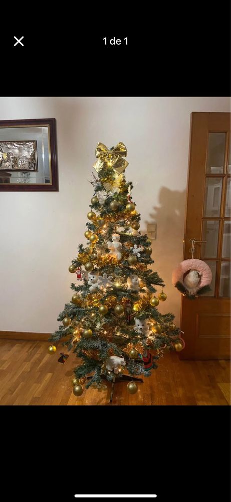 Arvore de natal com enfeites