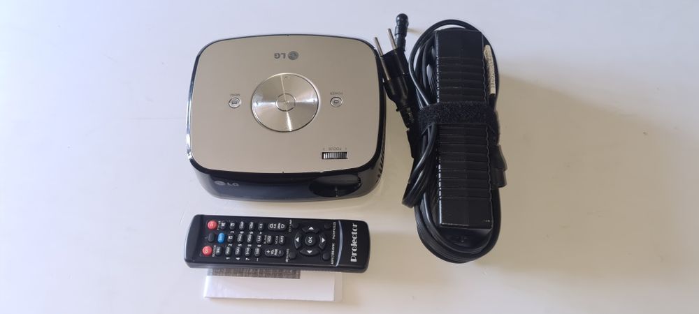 LG HX300G DLP піко-проектор — компактний домашній кінотеатр