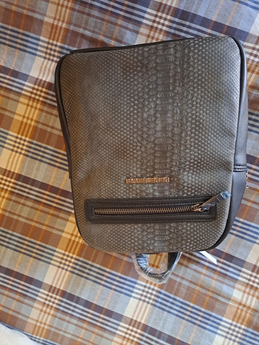 Mochila senhora pepe jeans NOVA