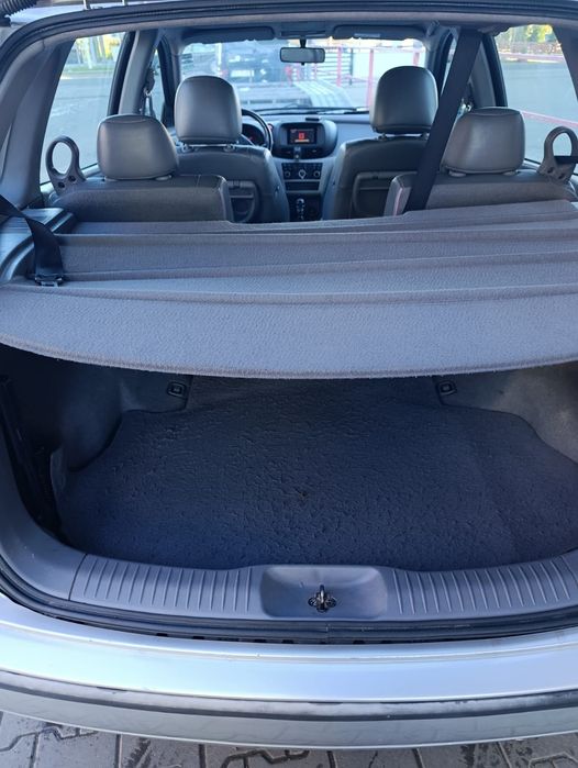 Продам Nissan 2004 2.2 дизель