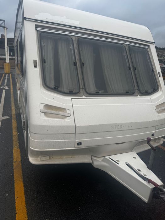 Caravana Sterling ecless 4 camas ano1999com panel solar