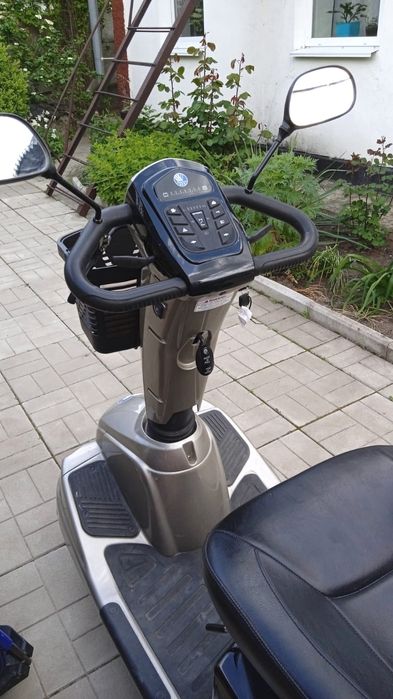 Электроскутер трёхколёсный (Бельгия)