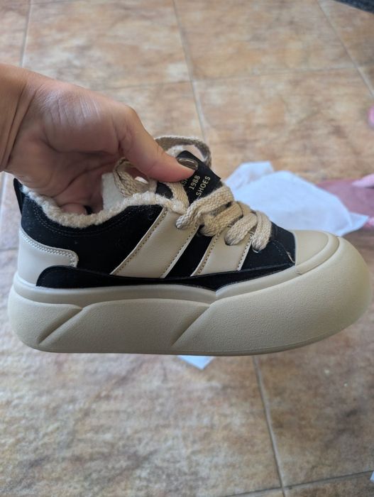 Взуття нове не вживане зима ,, куртка М