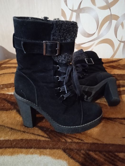 Ботинки зимові жіночі 39 розмір