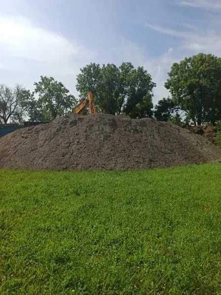Czarnoziem przesiewany/ Humus/ Ziemia na podniesienie terenu