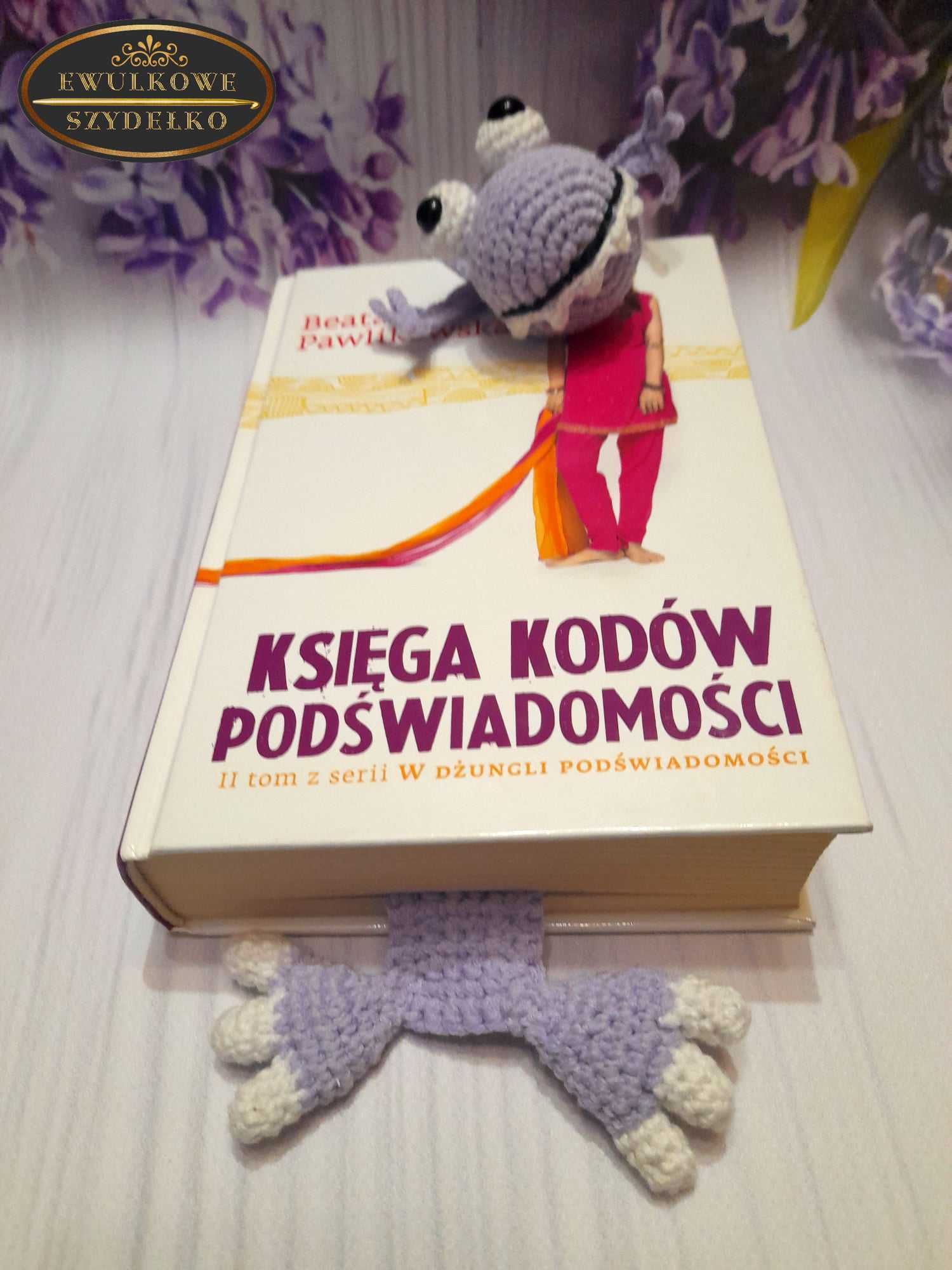 Smok - zakładka do książki wykonana na szydełku.