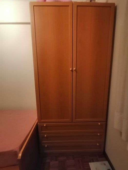 Mobília de quarto de solteiro, com sommier