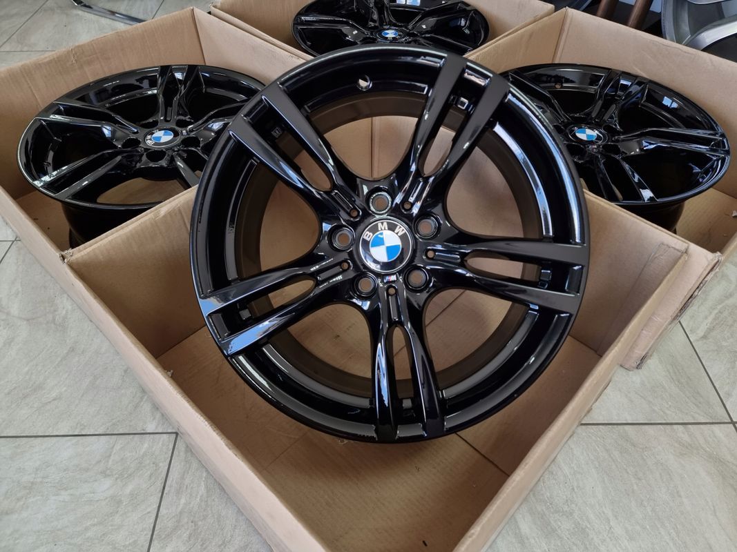 Czarne Felgi 18 Cali Bmw F10 F11 F12 F30 F32 F06 M-Pakiet
