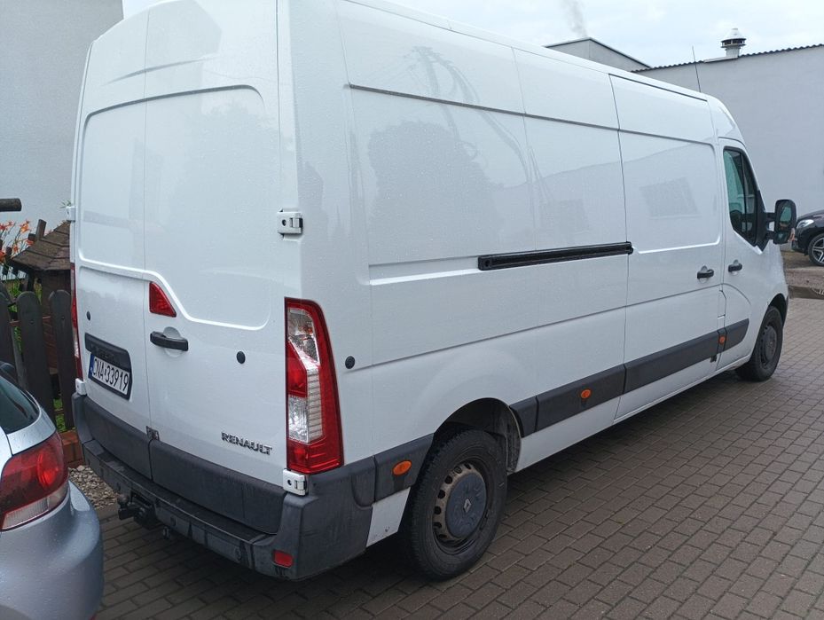 Renault Master  2015 L3 H2 
2015  
2, 3 disel 
L3 H2
Stan perfekcyjny.