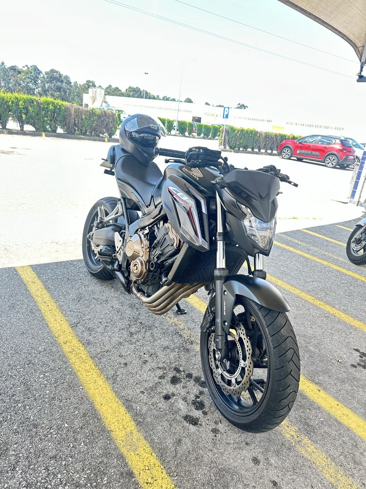 Honda CB650f usada mas como nova