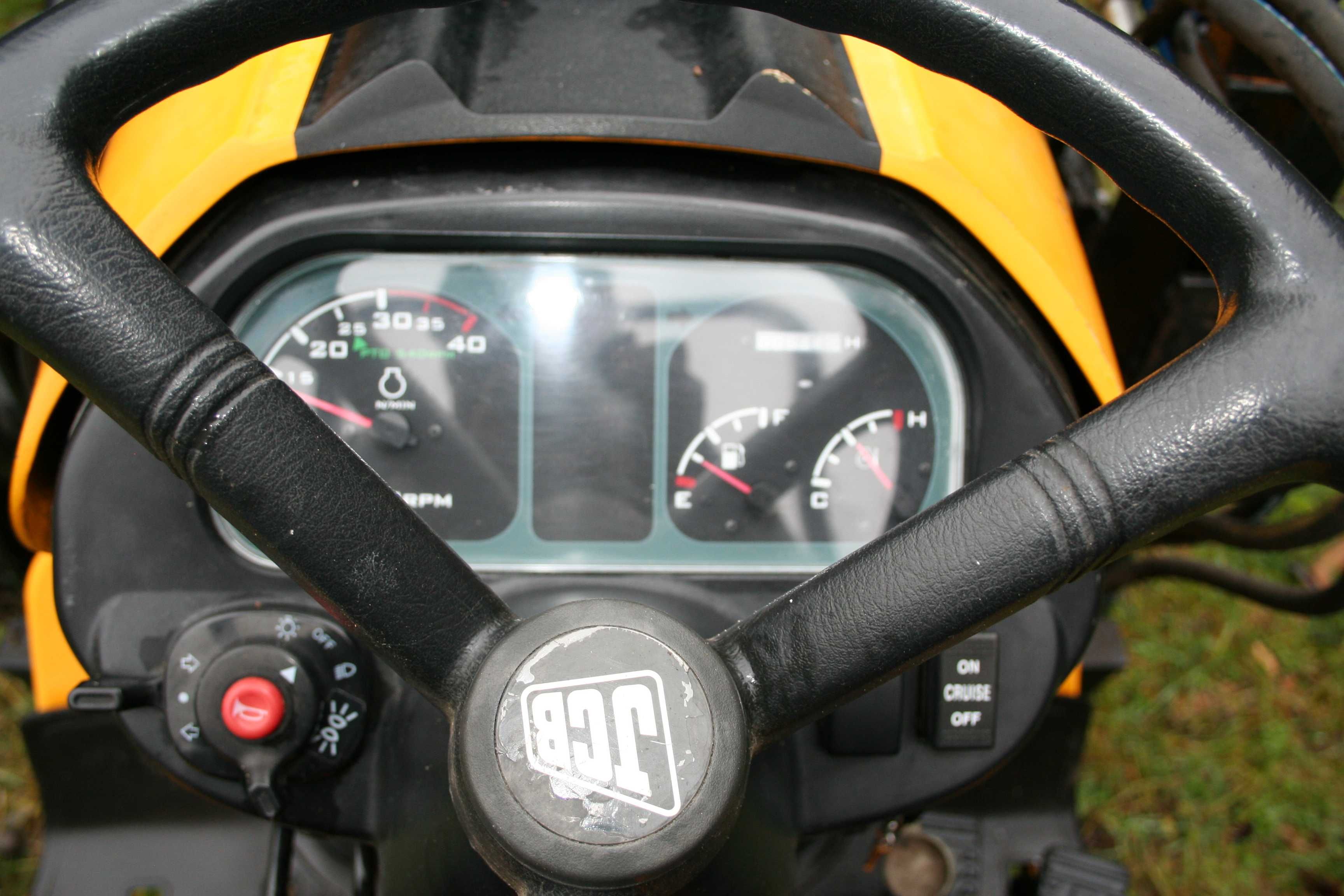 Mini Koparko-ładowarka widlak JCB