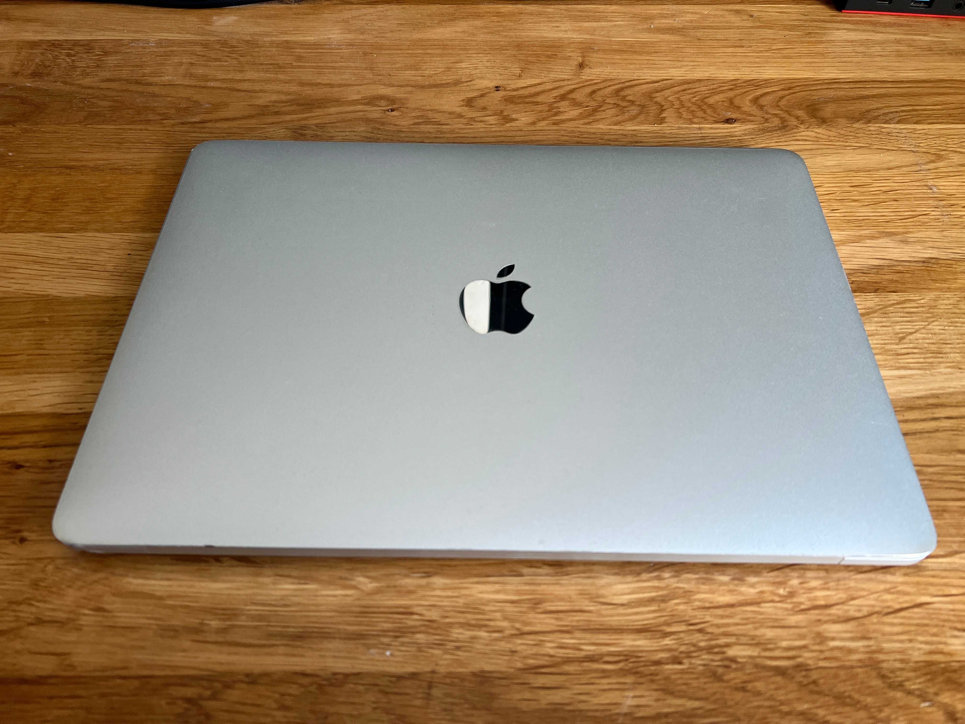MacBook Pro 13” 2019 • i5 2.4 • 16GB • 512GB • Iris 655 • st. idealny
