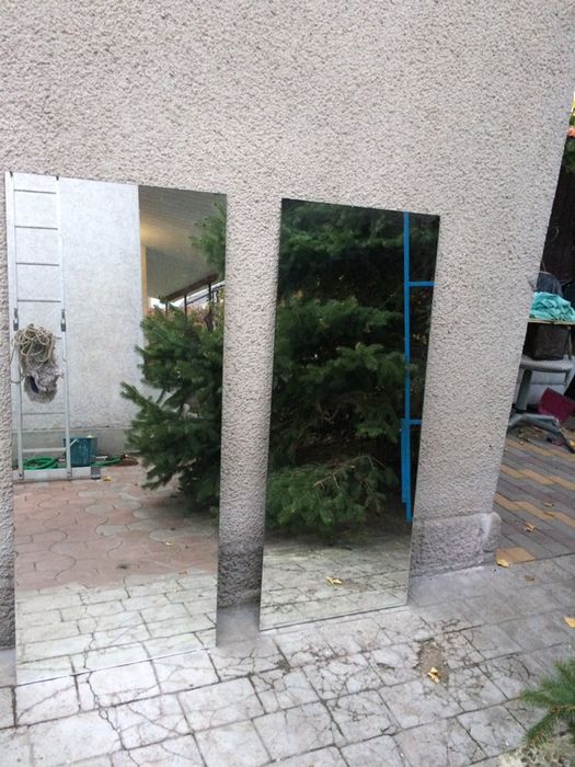 Зеркало без рамы и в раме из кожи