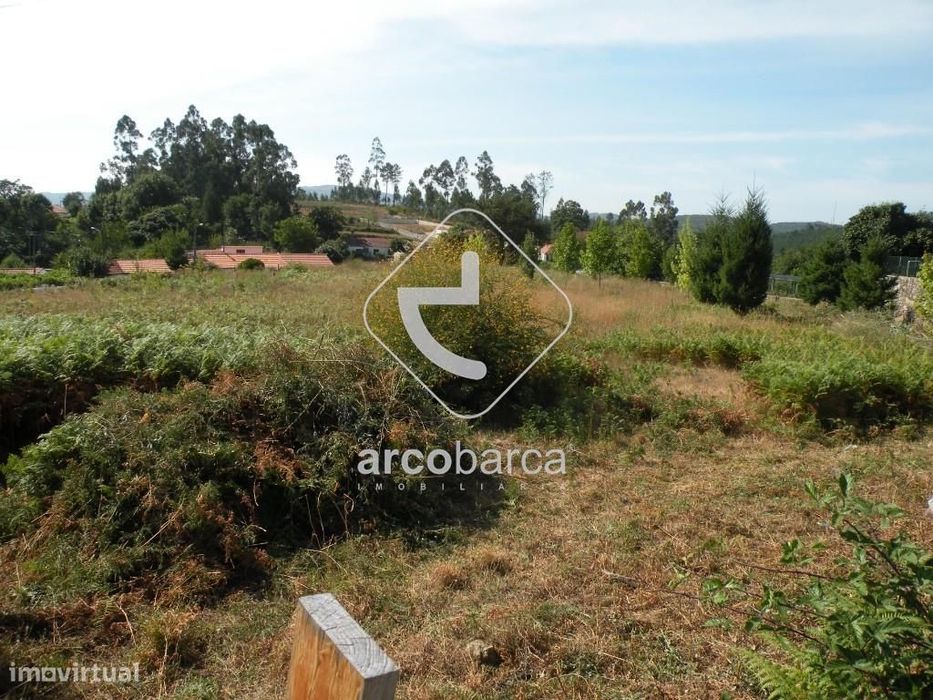 Terreno urbanizável com cerca de 5.000m2 de terreno - Agualonga - Pare