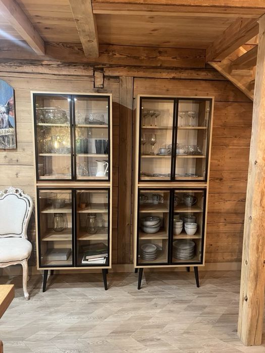 Witryna, biblioteczka Fenris