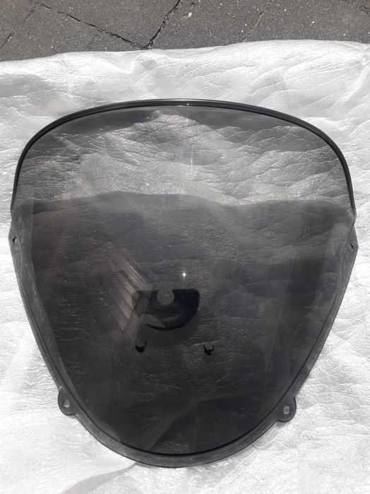 Szyba motocyklowa i pokrywa silnika Aprilla Pegaso 650