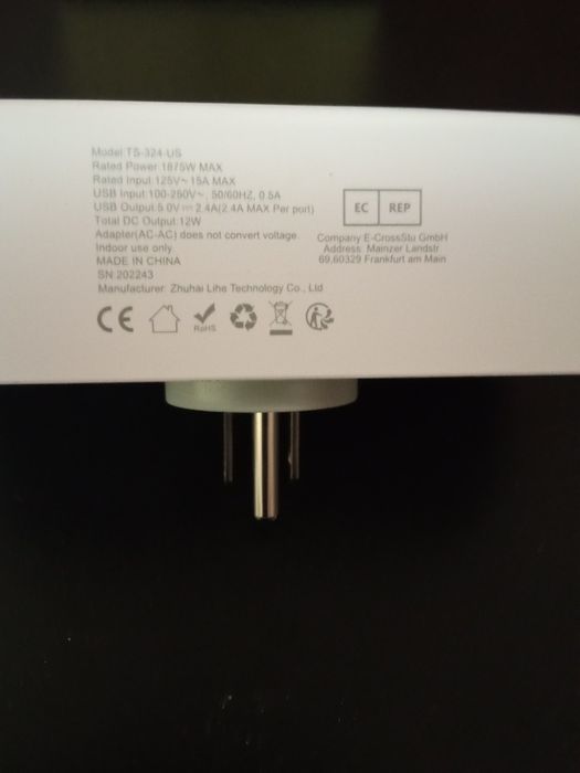 Дорожный адаптер TESSAN TS-324-US