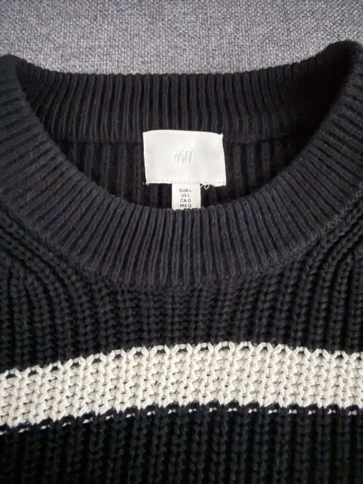 теплий светр в полоску , чорно-білий , HM, з розрізами по бокам