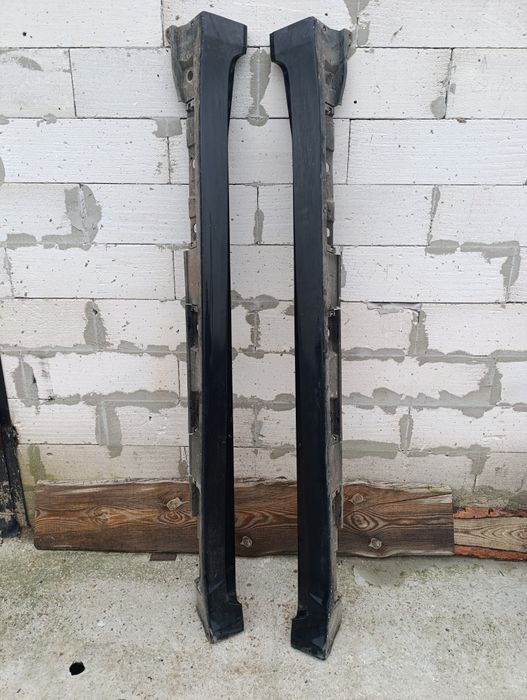 Накладка порога права ліва Toyota Avensis T27 седан накладка порога