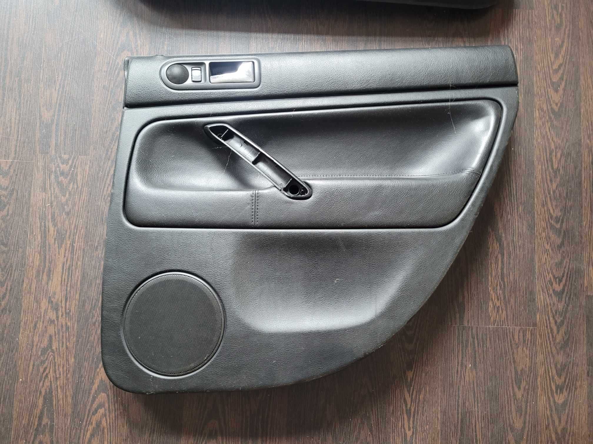 Passat B5 Boczek Prawy tył Passat B5 Prawa Tapicerka Passat B5 Skóra
