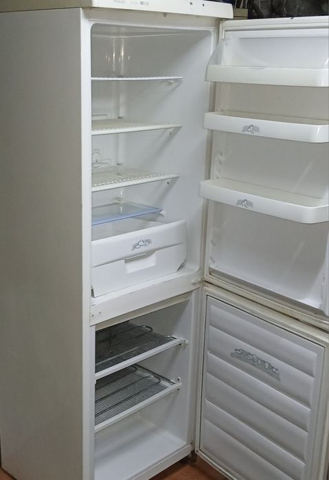 Холодильник двокамерний