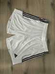 Spodenki Adidas.