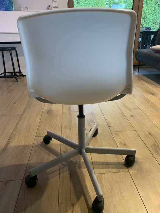 Krzesło biurkowe Ikea plastikowe