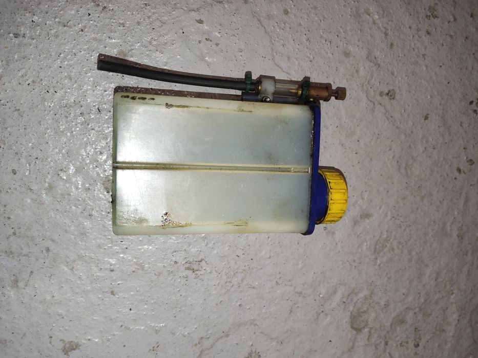 Pojemnik dozownik Lubryfikacja