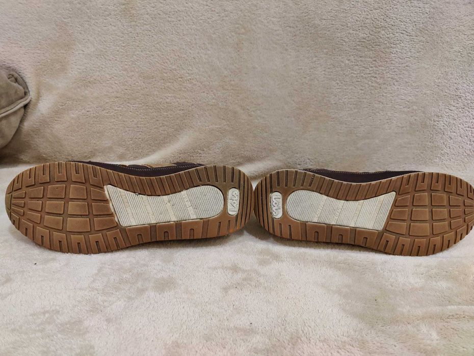 Sapatilhas Lois em bom estado tam. 43