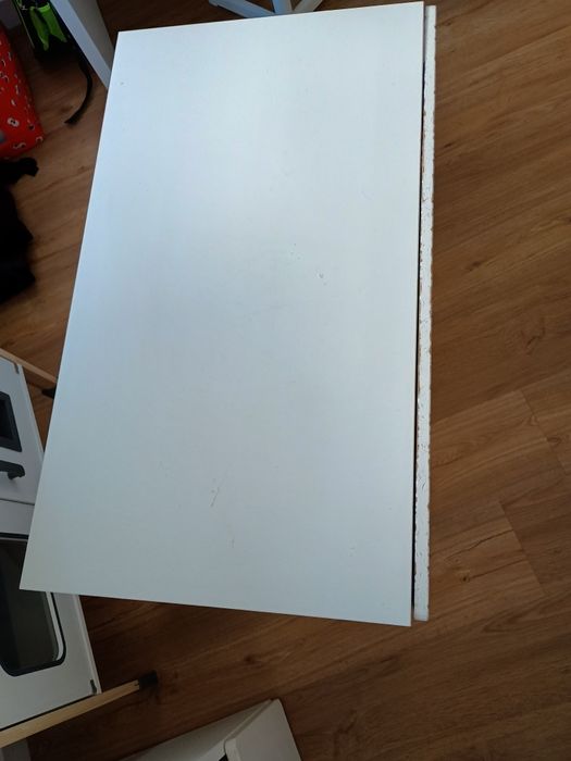 Banco/Baú de cor branco  IKEA