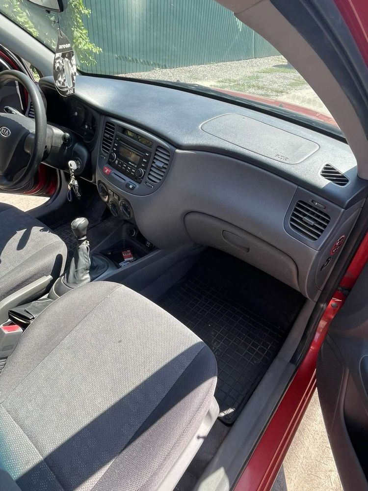Продам Kia Rio в отличном состоянии
