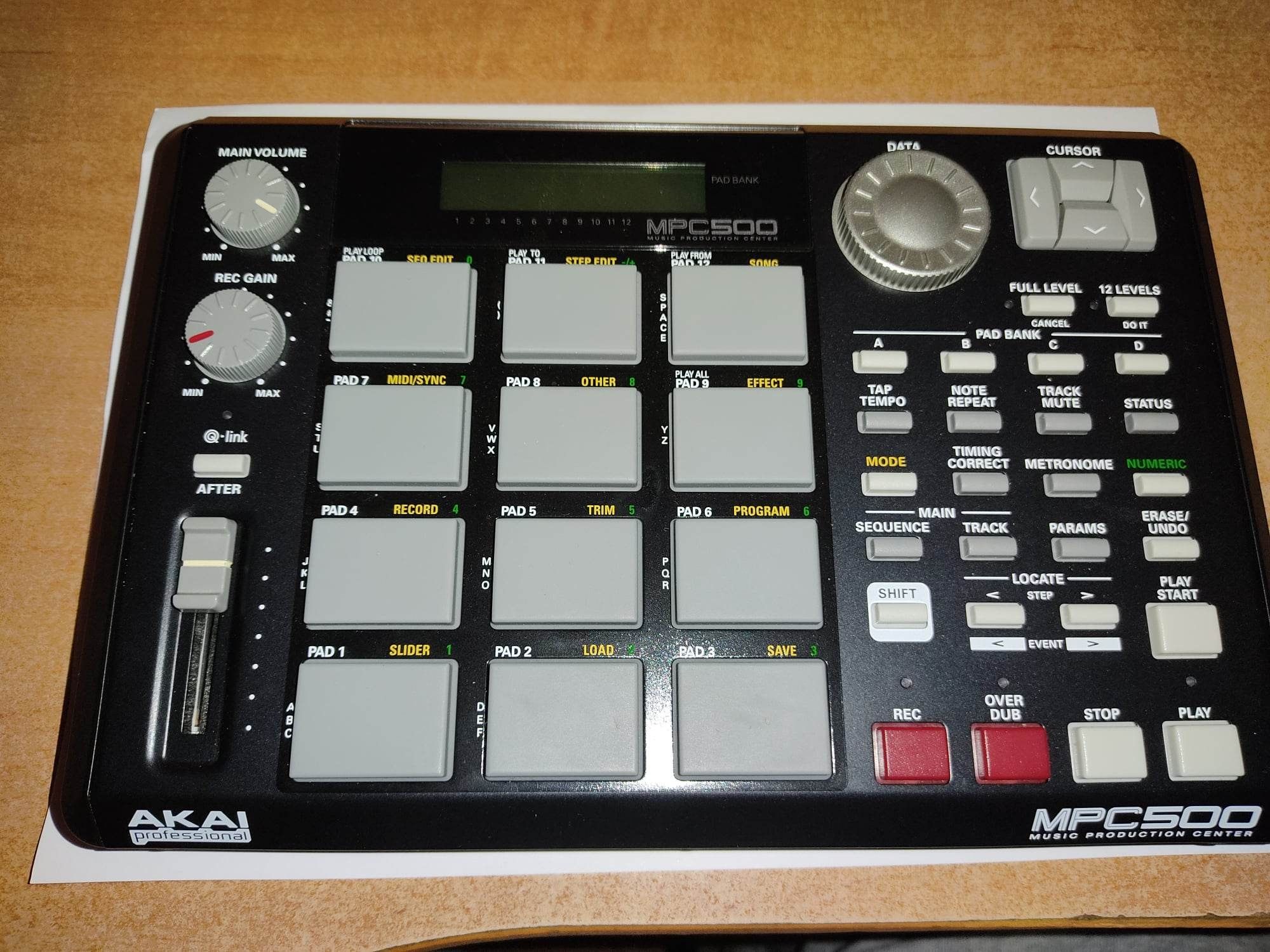 Akai MPC 500 Sampler