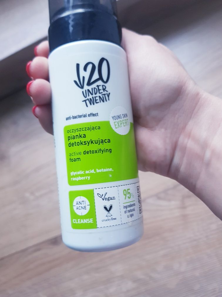 Nowa pianka oczyszczająca do mycia twarzy Under Twenty 150ml